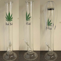 Black Leaf Giant Presentation Bong Black Leaf Giant Presentation Bong